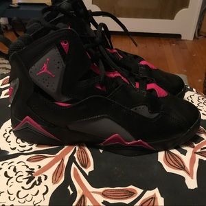 Jordan True Flight GS Grey/Deadly Pink 5.5Y/7 Girl